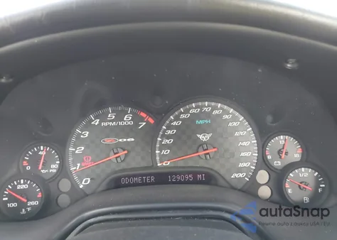 2001 Chevrolet Corvette Z06 Hardtop z USA, uszkodzony, nr VIN 1G1YY12S915126743